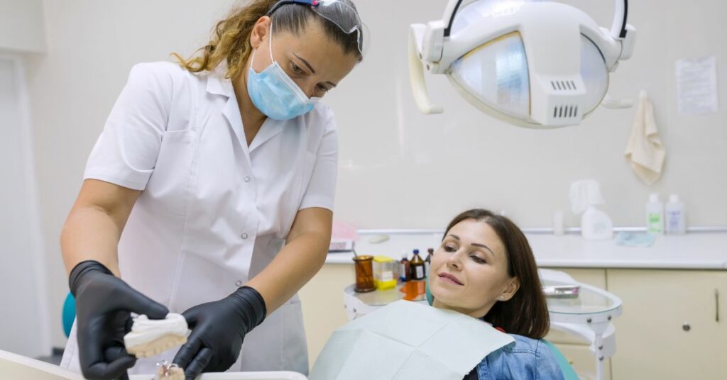 רופאי שיניים מטפלים בבעיות נפוצות